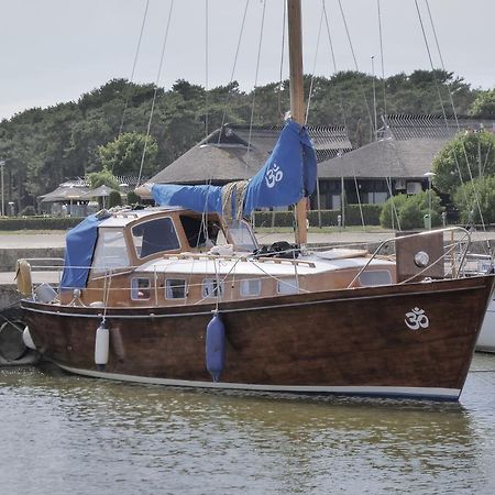 "Om" Yacht Hotel Nida Bagian luar foto