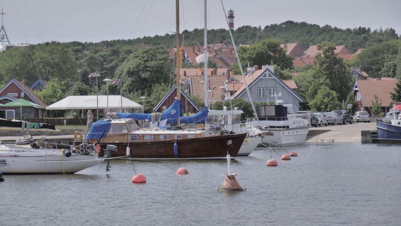"Om" Yacht Hotel Nida Bagian luar foto