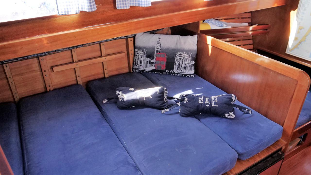 "Om" Yacht Hotel Nida Bagian luar foto