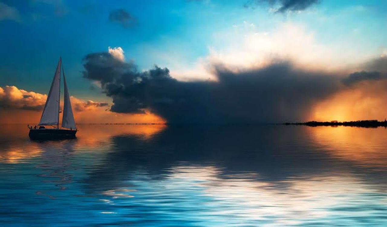 "Om" Yacht Hotel Nida Bagian luar foto